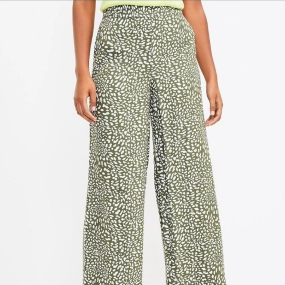 LOFT Wide Leg Olive Green and White Pants - Picture 1 of 6